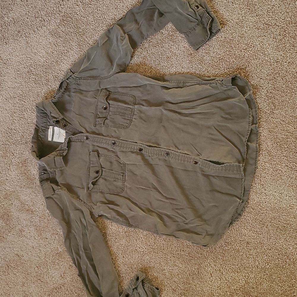 American Eagle embroidered top